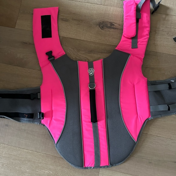 Canada Pooch XL Pink life jacket. - Picture 1 of 5